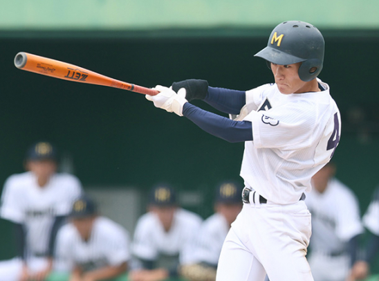 岐阜城北－三重　６回裏三重２死二塁、早川選手が勝ち越しとなる中前適時打を放つ＝ダイムスタジアム伊勢で