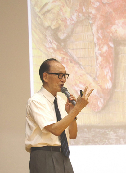 核兵器廃絶への思いを語る被団協の金本さん＝瑞穂区の名古屋経済大高蔵高で