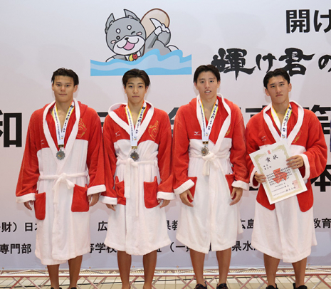 男子４００メートルリレーで準優勝の豊川＝広島市のひろしんビッグウェーブで