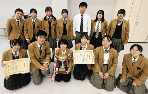 中日賞の高田高＝津市で