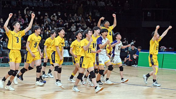 愛工大名電-星城 星城に勝利し、喜ぶ愛工大名電の選手たち=豊田合成記念体育館エントリオで