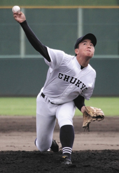 １２奪三振の力投を見せた中京大中京の畔柳亨丞投手＝名古屋市の熱田愛知時計１２０スタジアムで（麻生和男撮影）