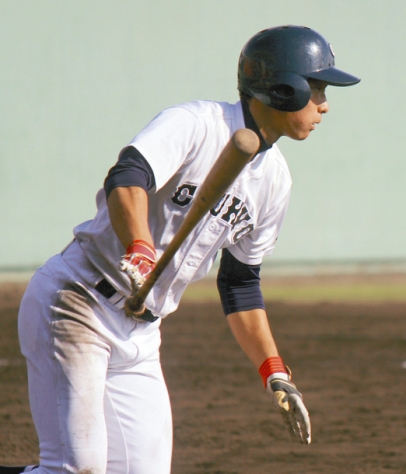 2安打4打点の活躍で勝利に貢献した中京大の沢井廉外野手=小松末広球場で(川越亮太撮影)