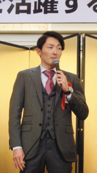 東京五輪での代表入りに意欲をみせる源田選手＝名古屋市内のホテルで