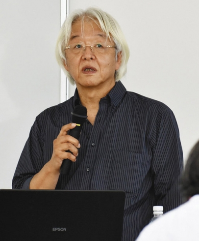 新型コロナウイルスについて講演する内藤さん＝一宮市日光町の修文大で