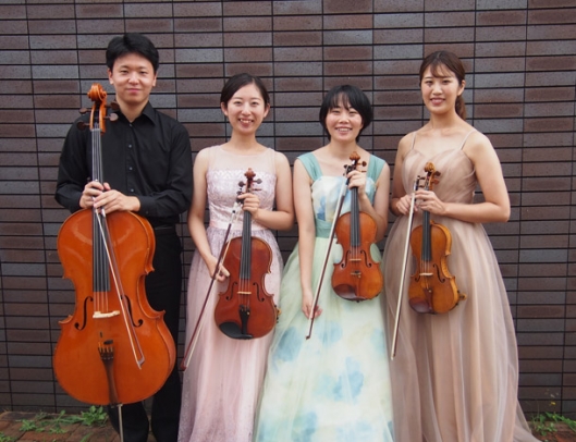 エマージングコンサートに出演する（左から）稲田悠佑さん、本間ちひろさん、本間京さん、成田萌さん＝愛知県長久手市の愛知県立芸術大で