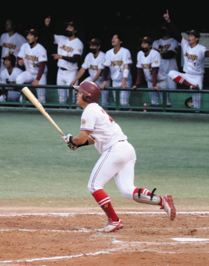 名城大－中京大　７回裏１死三塁、伊藤が中越えに同点の適時二塁打を放つ＝パロマ瑞穂野球場で