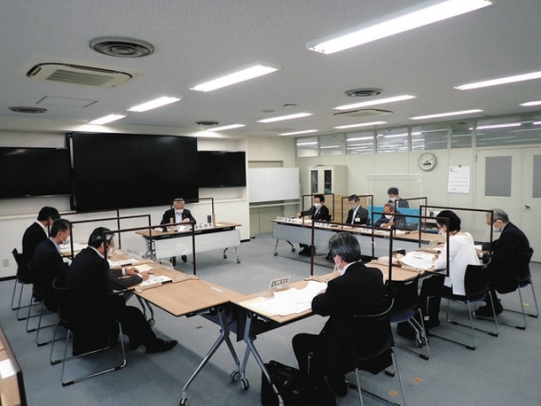 本年度の事業計画を決めた東三河地域防災協議会の総会＝豊橋市役所で