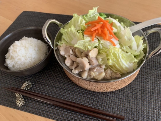 とり野菜みそ一人鍋とご飯