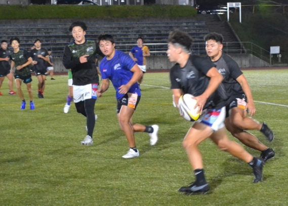 地区対抗に向け練習に汗を流す部員たち