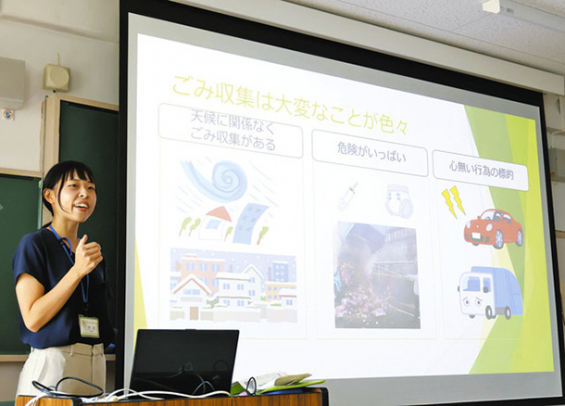 ごみ収集について解説する市古さん=北名古屋市の名古屋芸術大で