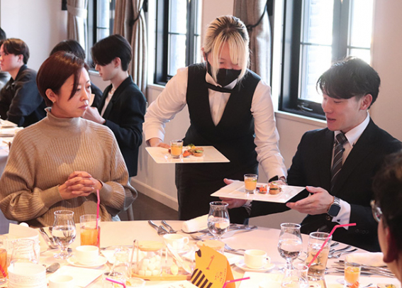 ジビエ料理が提供された「説明が長い料理店」=中村区名駅南4で