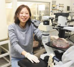 ７月から米国立衛生研究所で研究員として働く長浜バイオ大大学院の山下さん＝長浜市の長浜バイオ大で