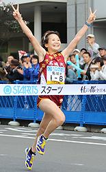 2連覇を達成し、笑顔でゴールに飛び込む名城大の6区・青木和=仙台市で(伊東朋子撮影)