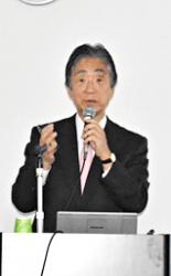 講演する安西さん＝名古屋・名駅のウインクあいちで