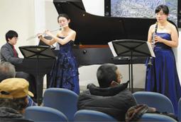 正月を代表する「春の海」を奏でるアンサンブル・リーラ＝豊山町の県営名古屋空港で