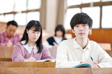 講義を聴く学生（豊橋キャンパス）